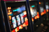 De rol van de croupier en dealer in casino's